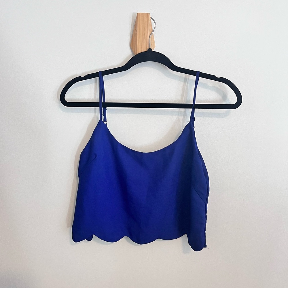 3/$20 ☀️ Scalloped Hem Cropped Tank